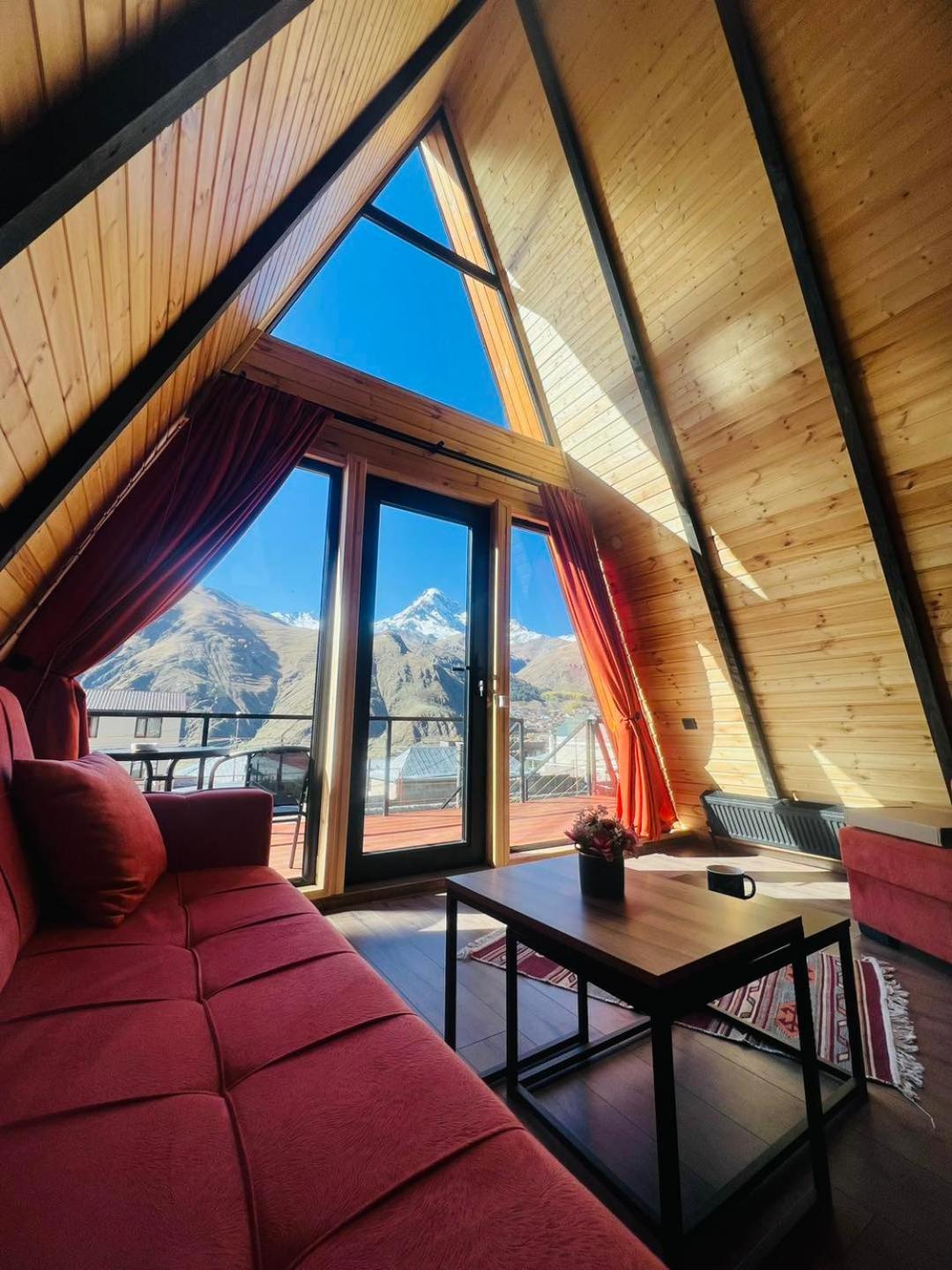 Pyramid Kazbegi Stepantsminda Exterior foto